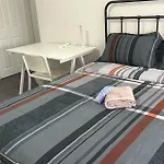 North York Cozy Queen Room Walk To Subway And Stores