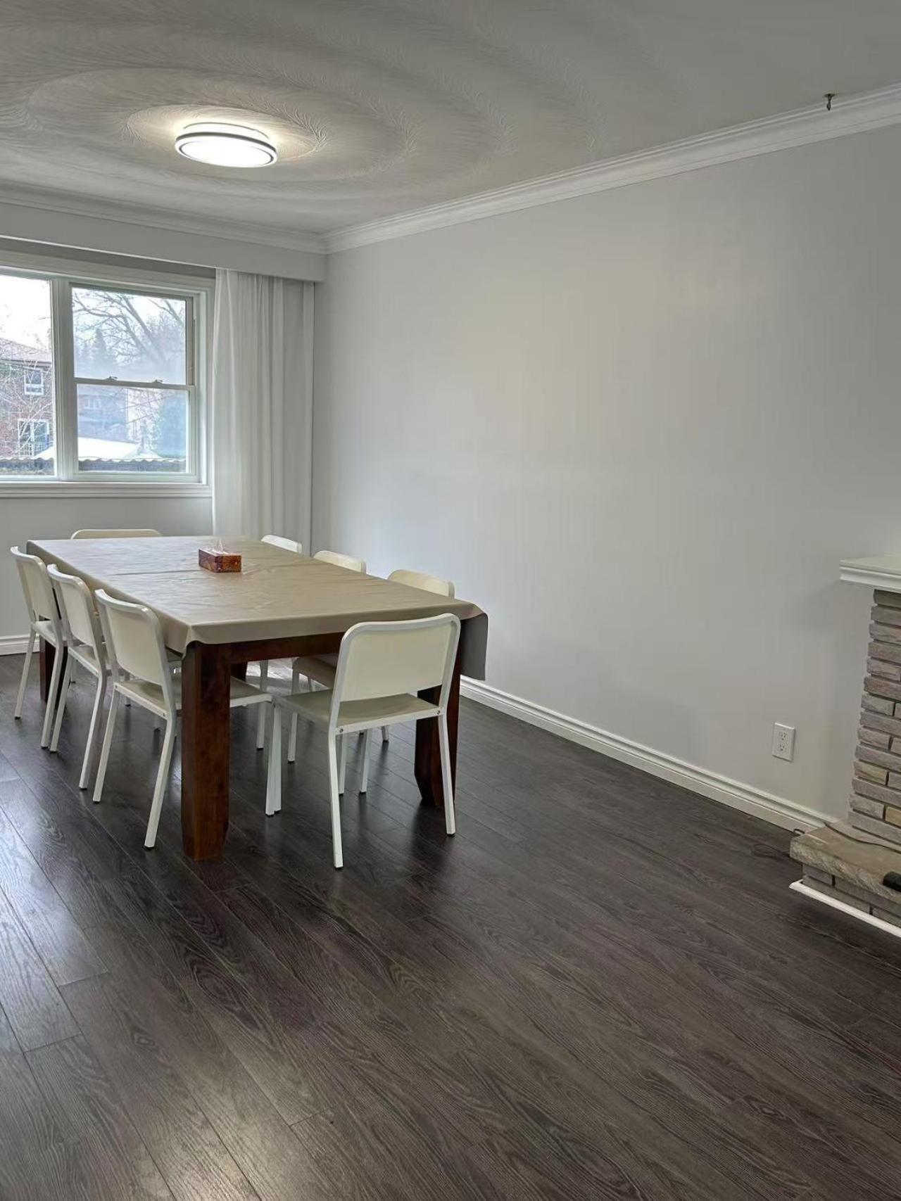 North York Cozy Queen Walk To Subway And Stores *